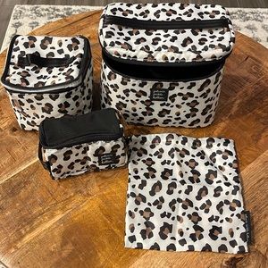 Petunia pickle bottom leopard packing cubes
